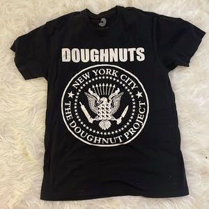 Men’s Black Medium New York City Doughnuts Graphic Tee